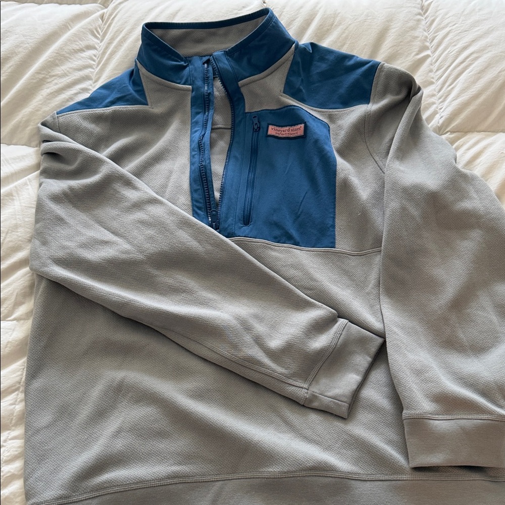 Vineyard Vines Men’s Gray Pullover with Blue Chest Panel & Quarter-Zip
